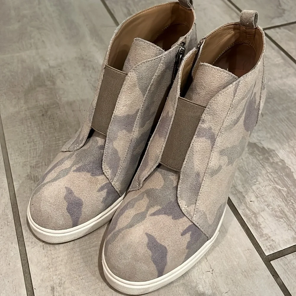 Linea Paolo Felicia Wedge